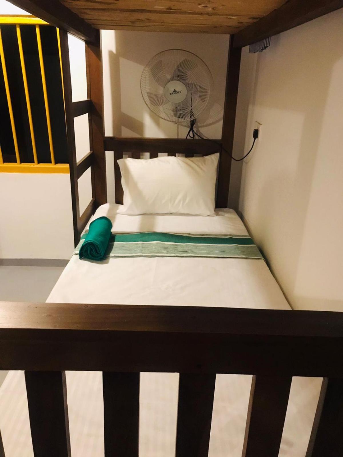 Tharurashmi Sea Pond Villa & Surf Hostel - Hiriketiya Dickwella Room photo